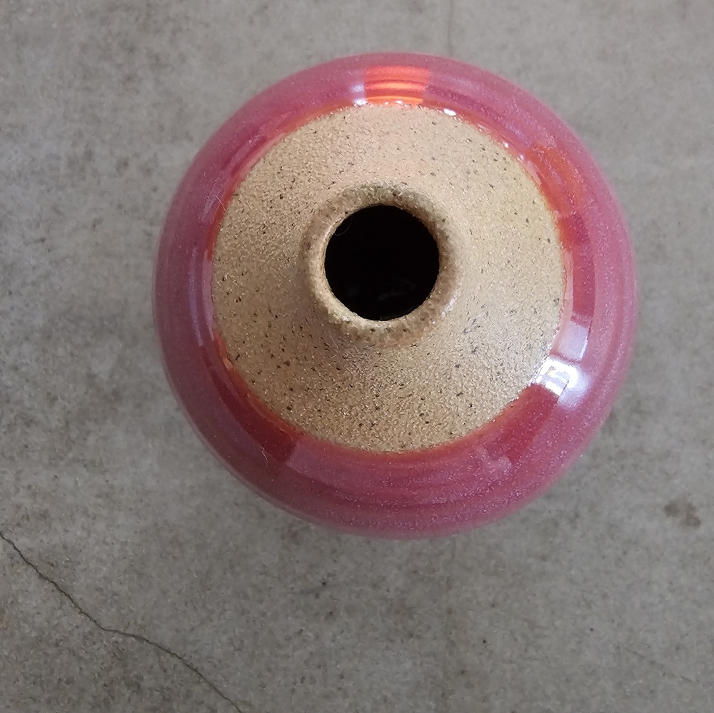 Fuchsia tiny vase - Picture 2 of 2